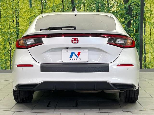 シビック ｅ：ＨＥＶ　衝突軽減装置　禁煙車　純正９インチナビ　ＢＯＳＥサウンド　アダプティブクルーズ　バックカメラ　ＥＴＣ　Ｂｌｕｅｔｏｏｔｈ　フルセグ　ドライブレコーダー　シートヒーター　パワーシート（15枚目）