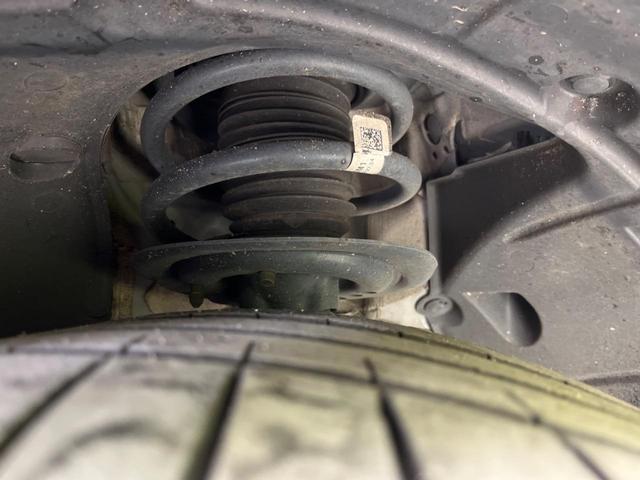 シビック ｅ：ＨＥＶ　衝突軽減装置　禁煙車　純正９インチナビ　ＢＯＳＥサウンド　アダプティブクルーズ　バックカメラ　ＥＴＣ　Ｂｌｕｅｔｏｏｔｈ　フルセグ　ドライブレコーダー　シートヒーター　パワーシート（22枚目）