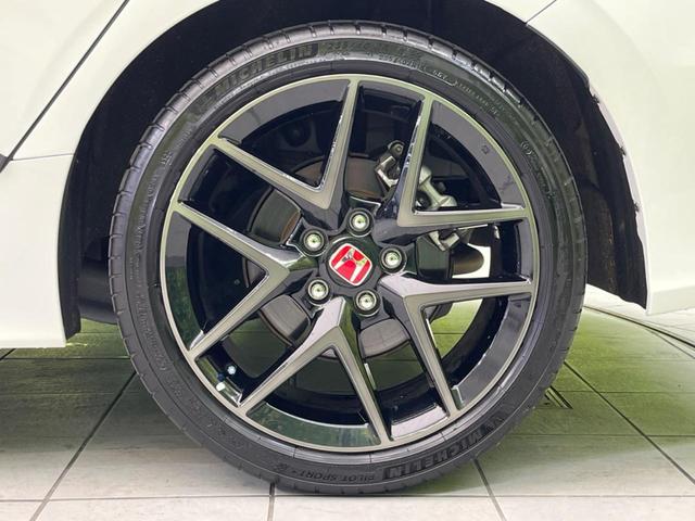 シビック ｅ：ＨＥＶ　衝突軽減装置　禁煙車　純正９インチナビ　ＢＯＳＥサウンド　アダプティブクルーズ　バックカメラ　ＥＴＣ　Ｂｌｕｅｔｏｏｔｈ　フルセグ　ドライブレコーダー　シートヒーター　パワーシート（25枚目）