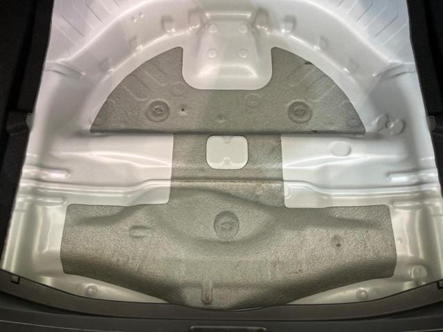 シビック ｅ：ＨＥＶ　衝突軽減装置　禁煙車　純正９インチナビ　ＢＯＳＥサウンド　アダプティブクルーズ　バックカメラ　ＥＴＣ　Ｂｌｕｅｔｏｏｔｈ　フルセグ　ドライブレコーダー　シートヒーター　パワーシート（33枚目）