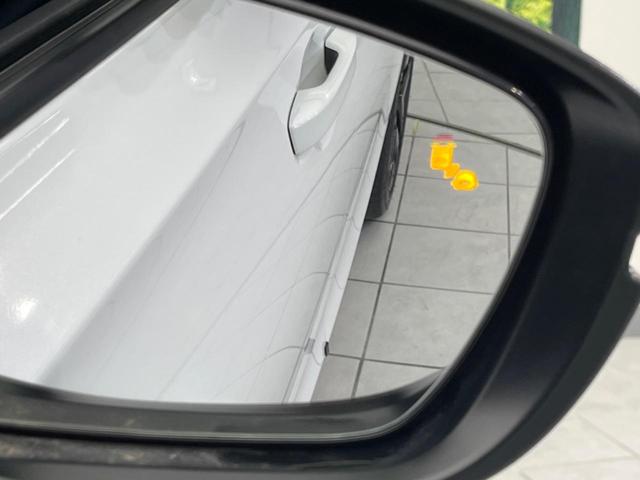 シビック ｅ：ＨＥＶ　衝突軽減装置　禁煙車　純正９インチナビ　ＢＯＳＥサウンド　アダプティブクルーズ　バックカメラ　ＥＴＣ　Ｂｌｕｅｔｏｏｔｈ　フルセグ　ドライブレコーダー　シートヒーター　パワーシート（44枚目）