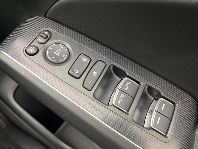 シビック ｅ：ＨＥＶ　衝突軽減装置　禁煙車　純正９インチナビ　ＢＯＳＥサウンド　アダプティブクルーズ　バックカメラ　ＥＴＣ　Ｂｌｕｅｔｏｏｔｈ　フルセグ　ドライブレコーダー　シートヒーター　パワーシート（45枚目）