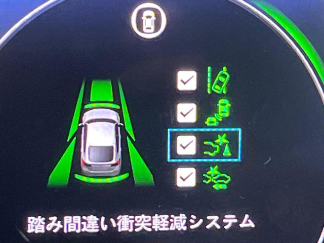 シビック ｅ：ＨＥＶ　衝突軽減装置　禁煙車　純正９インチナビ　ＢＯＳＥサウンド　アダプティブクルーズ　バックカメラ　ＥＴＣ　Ｂｌｕｅｔｏｏｔｈ　フルセグ　ドライブレコーダー　シートヒーター　パワーシート（53枚目）