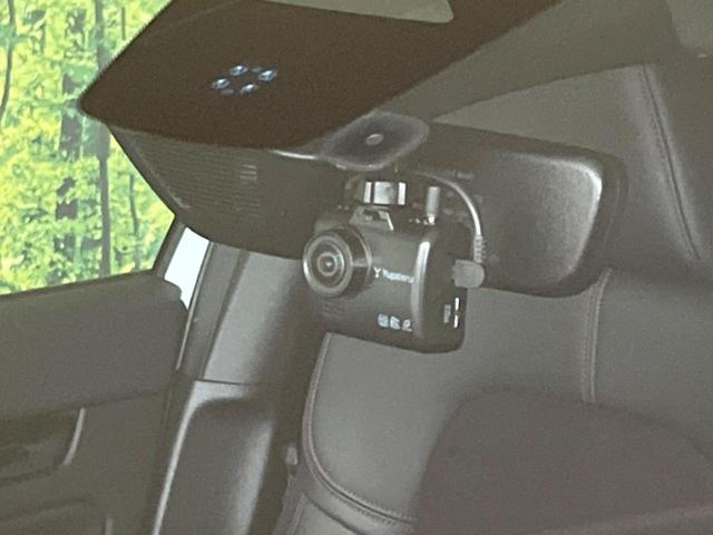 シビック ｅ：ＨＥＶ　衝突軽減装置　禁煙車　純正９インチナビ　ＢＯＳＥサウンド　アダプティブクルーズ　バックカメラ　ＥＴＣ　Ｂｌｕｅｔｏｏｔｈ　フルセグ　ドライブレコーダー　シートヒーター　パワーシート（59枚目）