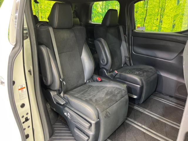 アルファード ２．５Ｓ　タイプゴールドＩＩ　サンルーフ　両側電動スライドドア　純正ナビ　フリップダウンモニター　バックカメラ　衝突軽減装置　レーダークルーズコントロール　禁煙車　パワーバックドア　ハーフレザーシート　ドライブレコーダー（9枚目）