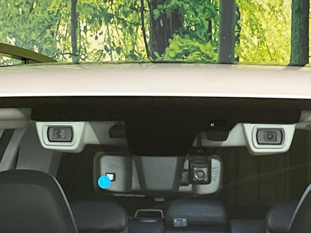 フォレスター アドバンス　４ＷＤ　サンルーフ　衝突軽減装置　レーダークルーズ　純正ＳＤナビ　バックカメラ　禁煙車　レザーシート　全席シートヒーター　クリアランスソナー　ＥＴＣ　Ｂｌｕｅｔｏｏｔｈ再生　ＣＤ／ＤＶＤ再生（4枚目）