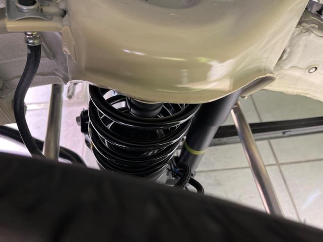 お車を安心してお乗りいただく為には、足回りの定期点検が欠かせません。サービスサポート（有償保証）では無料点検もご提供しており、安心のカーライフをお過ごしいただけるサポート体制が整っています。