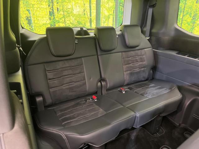後部座席も気になるようなキズ・汚れやへたり等、大きなダメージはなく、良好な状態です。