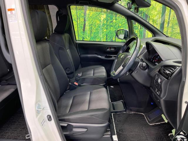 ヴォクシー ＺＳ　煌　両側電動ドア　後席モニター　バックカメラ　衝突被害軽減システム　禁煙車　ドラレコ　スマートキー　ＬＥＤヘッド　ビルトインＥＴＣ　クルコン　純正１６インチアルミ　オートライト　デュアルエアコン（8枚目）