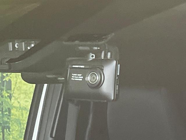 ヴォクシー ＺＳ　煌　両側電動ドア　後席モニター　バックカメラ　衝突被害軽減システム　禁煙車　ドラレコ　スマートキー　ＬＥＤヘッド　ビルトインＥＴＣ　クルコン　純正１６インチアルミ　オートライト　デュアルエアコン（22枚目）