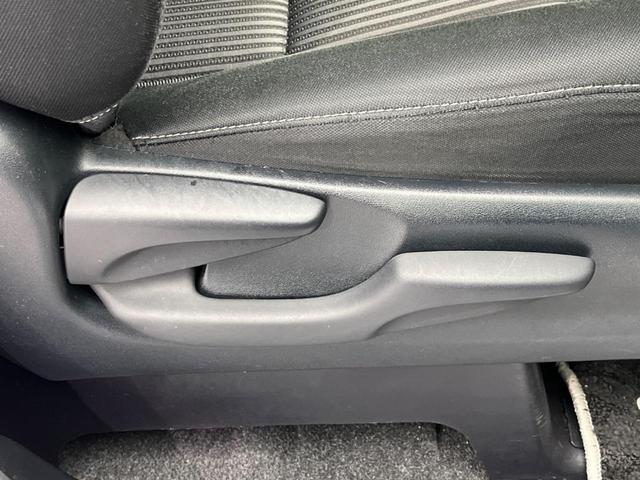 ヴォクシー ＺＳ　煌　両側電動ドア　後席モニター　バックカメラ　衝突被害軽減システム　禁煙車　ドラレコ　スマートキー　ＬＥＤヘッド　ビルトインＥＴＣ　クルコン　純正１６インチアルミ　オートライト　デュアルエアコン（40枚目）