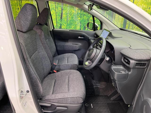 シエンタ ハイブリッドＺ　両側電動ドア　全周囲カメラ　１００Ｖ電源　衝突被害軽減システム　レーダークルーズ　禁煙車　コーナーセンサー　スマートキー　ＬＥＤヘッド　ビルトインＥＴＣ　純正１５インチアルミ　オートハイビーム（8枚目）