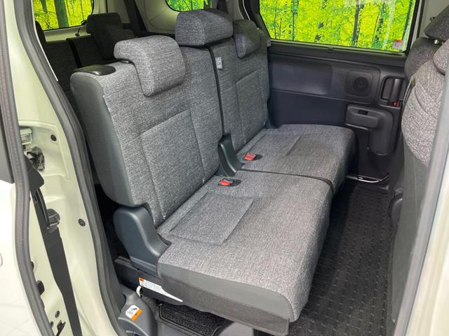 シエンタ ハイブリッドＺ　両側電動ドア　全周囲カメラ　１００Ｖ電源　衝突被害軽減システム　レーダークルーズ　禁煙車　コーナーセンサー　スマートキー　ＬＥＤヘッド　ビルトインＥＴＣ　純正１５インチアルミ　オートハイビーム（9枚目）