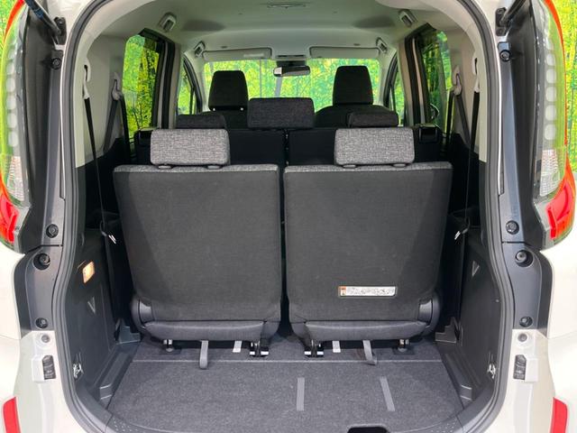 シエンタ ハイブリッドＺ　両側電動ドア　全周囲カメラ　１００Ｖ電源　衝突被害軽減システム　レーダークルーズ　禁煙車　コーナーセンサー　スマートキー　ＬＥＤヘッド　ビルトインＥＴＣ　純正１５インチアルミ　オートハイビーム（11枚目）