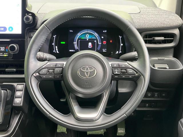 シエンタ ハイブリッドＺ　両側電動ドア　全周囲カメラ　１００Ｖ電源　衝突被害軽減システム　レーダークルーズ　禁煙車　コーナーセンサー　スマートキー　ＬＥＤヘッド　ビルトインＥＴＣ　純正１５インチアルミ　オートハイビーム（12枚目）