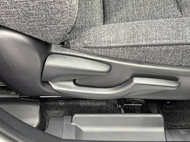 シエンタ ハイブリッドＺ　両側電動ドア　全周囲カメラ　１００Ｖ電源　衝突被害軽減システム　レーダークルーズ　禁煙車　コーナーセンサー　スマートキー　ＬＥＤヘッド　ビルトインＥＴＣ　純正１５インチアルミ　オートハイビーム（38枚目）