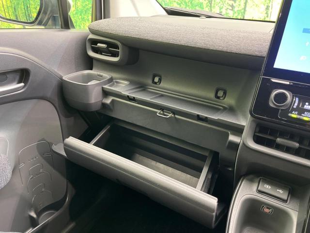 シエンタ ハイブリッドＺ　両側電動ドア　全周囲カメラ　１００Ｖ電源　衝突被害軽減システム　レーダークルーズ　禁煙車　コーナーセンサー　スマートキー　ＬＥＤヘッド　ビルトインＥＴＣ　純正１５インチアルミ　オートハイビーム（63枚目）