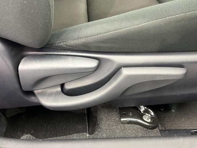 アクア Sスタイルブラック 衝突軽減装置 禁煙車 純正ナビ バックカメラ ドラレコ ETC スマートキー LEDヘッド オートマチックハイビーム 車線逸脱警報 オートライト オートエアコン Bluetooth再生 CD再生(38枚目)