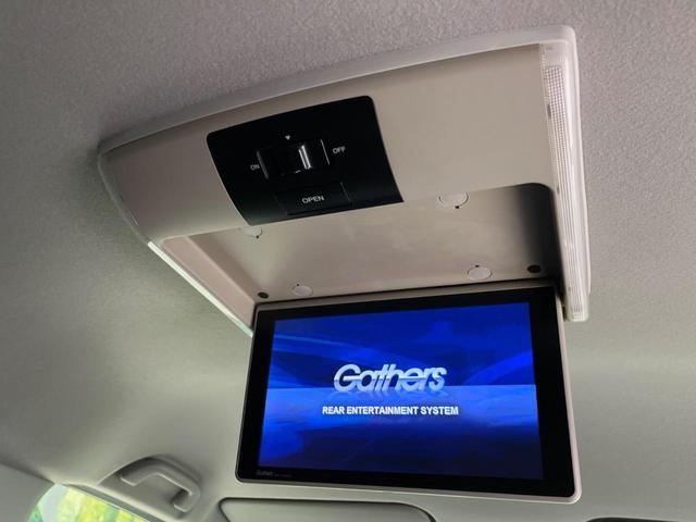 ステップワゴン モデューロＸ　両側電動スライドドア　純正ナビ　フリップダウン　バックカメラ　衝突軽減装置　レーダークルーズ　禁煙車　ハーフレザーシート　ドラレコ　レーンキープ　スマートキー　ＬＥＤヘッド　ＥＴＣ　オートライト（5枚目）