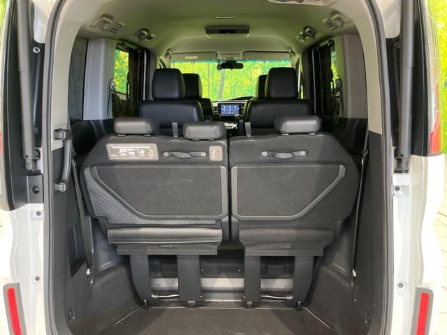 ステップワゴン モデューロＸ　両側電動スライドドア　純正ナビ　フリップダウン　バックカメラ　衝突軽減装置　レーダークルーズ　禁煙車　ハーフレザーシート　ドラレコ　レーンキープ　スマートキー　ＬＥＤヘッド　ＥＴＣ　オートライト（11枚目）