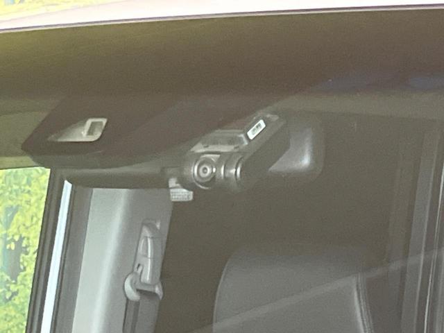 ステップワゴン モデューロＸ　両側電動スライドドア　純正ナビ　フリップダウン　バックカメラ　衝突軽減装置　レーダークルーズ　禁煙車　ハーフレザーシート　ドラレコ　レーンキープ　スマートキー　ＬＥＤヘッド　ＥＴＣ　オートライト（21枚目）