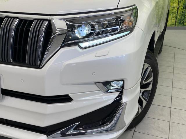 【ＬＥＤヘッドライト】悪天候や夜間走行時も良好な視界を確保し安心して運転できる高輝度ＬＥＤヘッドライトを装備！点灯速度が早く、消費電力も抑えられています。