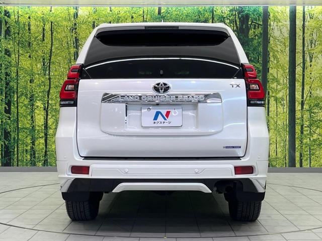 安心の最長１０年・走行無制限保証（有償）をご用意。保証内容も充実はもちろん、無料点検＆オイル交換や、年中無休の全国・２４時間ロードサービスも付帯されておりますのでご安心下さい。