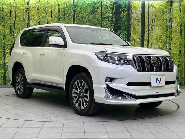 高透明度のガラス皮膜で撥水はもちろん、上質なツヤ・光沢を実現。紫外線や酸性雨から大切な愛車を保護し、色あせ・劣化を防止。「弾スプラッシュコート」、「弾プリミッサコート」からお選びいただけます。