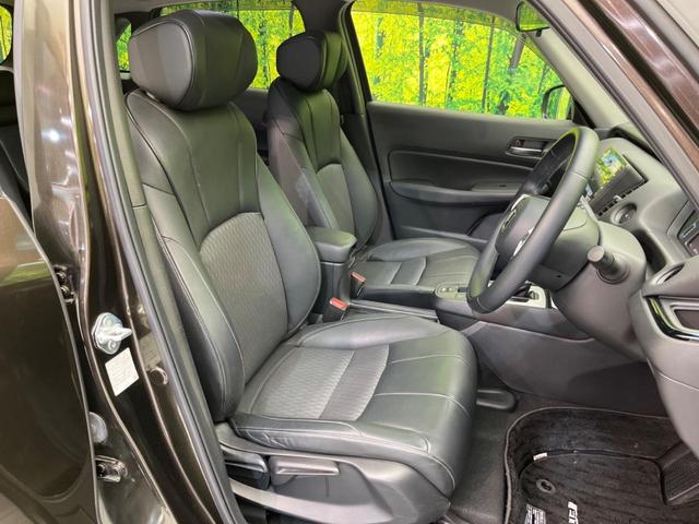 フィット ｅ：ＨＥＶリュクス　衝突軽減装置　禁煙車　９型ナビ　バックカメラ　ドラレコ　ＥＴＣ　レーダークルーズコントロール　クリアランスソナー　スマートキー　レーンアシスト　オートマチックハイビーム　オートエアコン（8枚目）