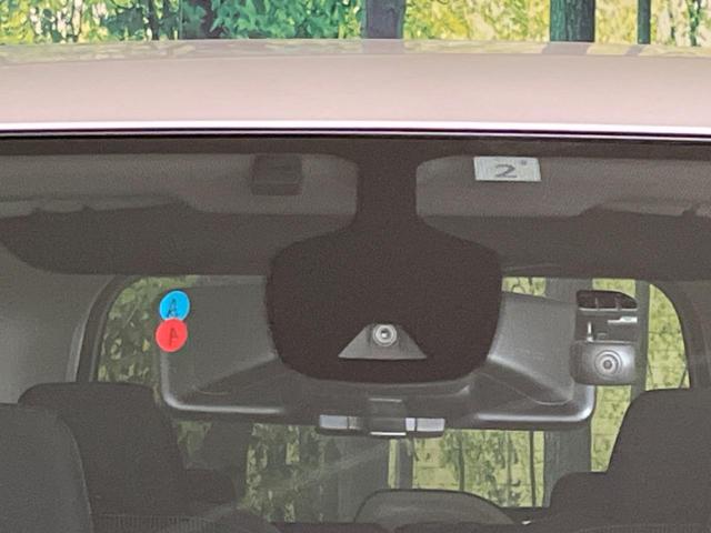 セレナ ｅ－パワー　ハイウェイスターＶ　アーバンクロム　フリップダウンモニター　両側電動スライドドア　衝突軽減装置　禁煙車　純正１０インチナビ　全周囲カメラ　ＥＴＣ　Ｂｌｕｅｔｏｏｔｈ　フルセグ　ドライブレコーダー　シートヒーター　ＬＥＤヘッドライト（5枚目）