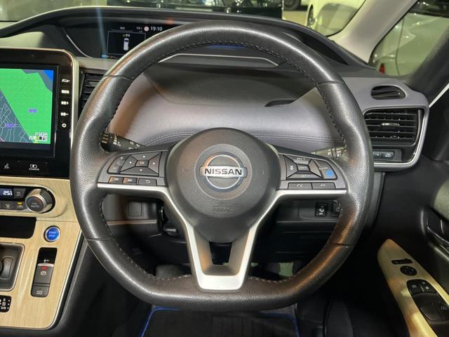 セレナ ｅ－パワー　ハイウェイスターＶ　アーバンクロム　フリップダウンモニター　両側電動スライドドア　衝突軽減装置　禁煙車　純正１０インチナビ　全周囲カメラ　ＥＴＣ　Ｂｌｕｅｔｏｏｔｈ　フルセグ　ドライブレコーダー　シートヒーター　ＬＥＤヘッドライト（11枚目）