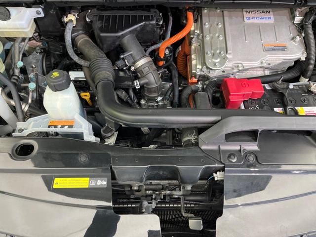 セレナ ｅ－パワー　ハイウェイスターＶ　アーバンクロム　フリップダウンモニター　両側電動スライドドア　衝突軽減装置　禁煙車　純正１０インチナビ　全周囲カメラ　ＥＴＣ　Ｂｌｕｅｔｏｏｔｈ　フルセグ　ドライブレコーダー　シートヒーター　ＬＥＤヘッドライト（18枚目）