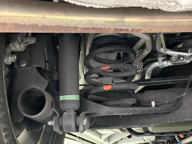 セレナ ｅ－パワー　ハイウェイスターＶ　アーバンクロム　フリップダウンモニター　両側電動スライドドア　衝突軽減装置　禁煙車　純正１０インチナビ　全周囲カメラ　ＥＴＣ　Ｂｌｕｅｔｏｏｔｈ　フルセグ　ドライブレコーダー　シートヒーター　ＬＥＤヘッドライト（20枚目）