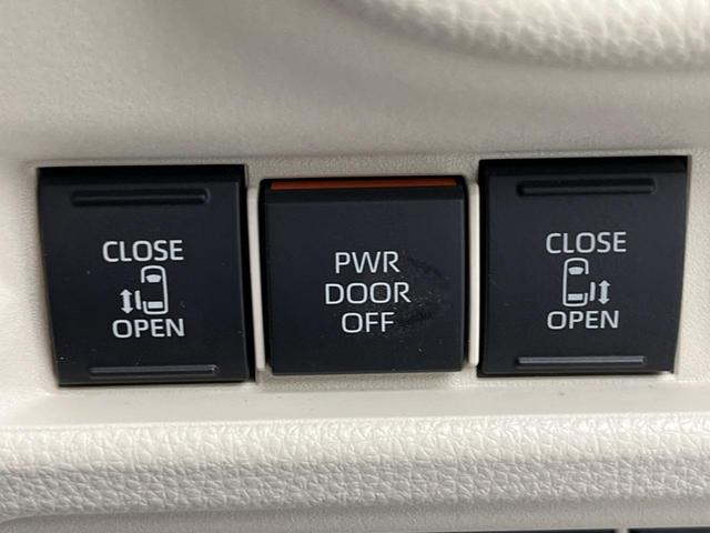 シエンタ ハイブリッドＺ　衝突軽減　両側電動スライドドア　純正ナビ　レーダークルーズ　バックカメラ　フルセグ　Ｂｌｕｅｔｏｏｔｈ　禁煙車　シートヒーター　革巻きハンドル　ステアリングスイッチ　ＬＥＤヘッド　車線逸脱警報（4枚目）