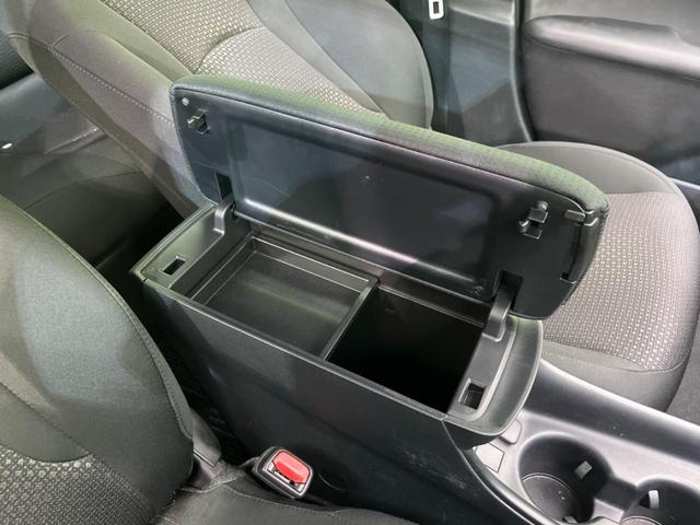 プリウス ＳセーフティプラスＩＩ　衝突軽減　レーダークルーズ　純正８型ナビ　全周囲カメラ　禁煙車　ドラレコ　ＥＴＣ　Ｂｌｕｅｔｏｏｔｈ　フルセグ　ＬＥＤヘッド　ＬＥＤフォグ　オートマチックハイビーム　クリアランスソナー（55枚目）