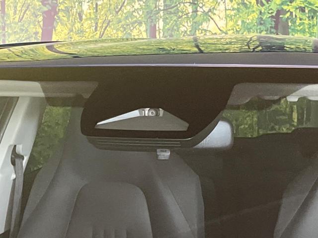 ヤリスクロス ハイブリッドＸ　衝突軽減装置　レーダークルーズコントロール　バックカメラ　ＥＴＣ　Ｂｌｕｅｔｏｏｔｈ　スマートキー　レーンアシスト　コーナーセンサー　オートマチックハイビーム　電動パーキング　盗難防止装置（3枚目）