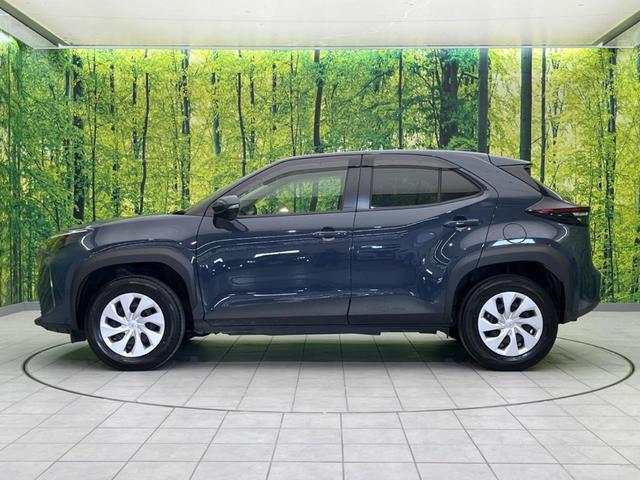 ヤリスクロス ハイブリッドＸ　衝突軽減装置　レーダークルーズコントロール　バックカメラ　ＥＴＣ　Ｂｌｕｅｔｏｏｔｈ　スマートキー　レーンアシスト　コーナーセンサー　オートマチックハイビーム　電動パーキング　盗難防止装置（26枚目）