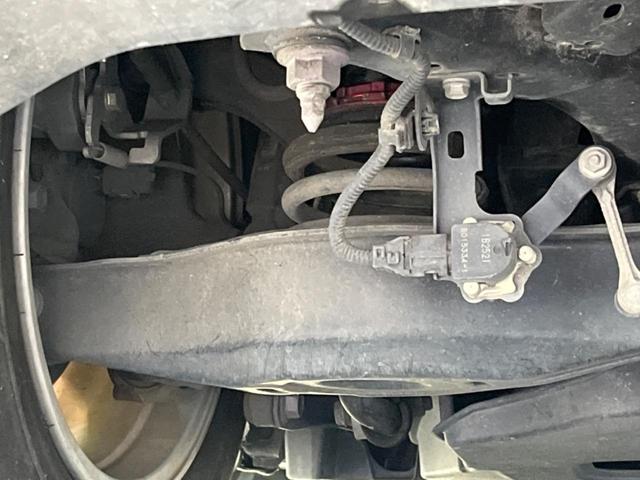 プリウスPHV Aプレミアムナビパッケージ モデリスタエアロ 純正SDナビ バックカメラ 衝突警報装置 レーダークルーズコントロール 禁煙車 本革シート コーナーセンサー レーンキープ スマートキー LEDヘッドライト ETC オートライト(29枚目)