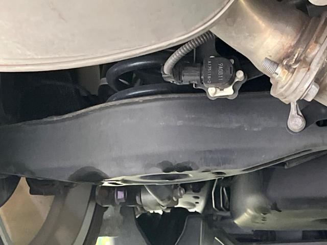 ＥＳ ＥＳ３００ｈ　バージョンＬ　ムーンルーフ　セーフティシステムプラス　メーカーナビ　パノラミックビューＭ　プレミアムサウンド　３眼ＬＥＤヘッド　スマートキー　純正１８ＡＷ　セミアニリン革シート　ＢＳＭ　ハンズフリーパワーバックドア（31枚目）