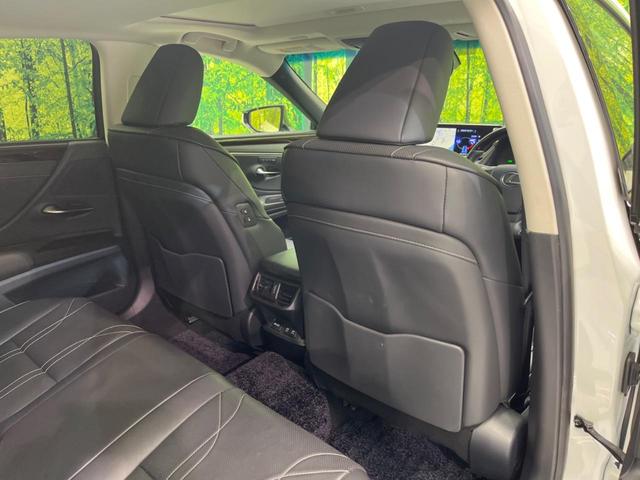 ＥＳ ＥＳ３００ｈ　バージョンＬ　ムーンルーフ　セーフティシステムプラス　メーカーナビ　パノラミックビューＭ　プレミアムサウンド　３眼ＬＥＤヘッド　スマートキー　純正１８ＡＷ　セミアニリン革シート　ＢＳＭ　ハンズフリーパワーバックドア（43枚目）