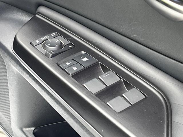 ＥＳ ＥＳ３００ｈ　バージョンＬ　ムーンルーフ　セーフティシステムプラス　メーカーナビ　パノラミックビューＭ　プレミアムサウンド　３眼ＬＥＤヘッド　スマートキー　純正１８ＡＷ　セミアニリン革シート　ＢＳＭ　ハンズフリーパワーバックドア（49枚目）