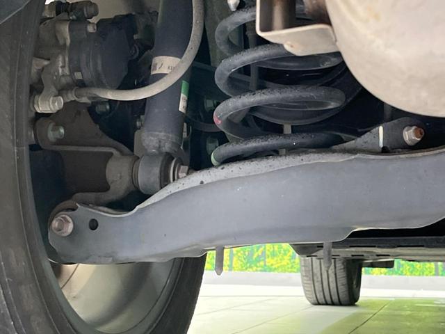 お車を安心してお乗りいただく為には、足回りの定期点検が欠かせません。サービスサポート（有償保証）では無料点検もご提供しており、安心のカーライフをお過ごしいただけるサポート体制が整っています。