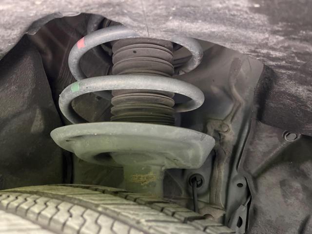 ＲＡＶ４ ハイブリッドＧ　モデリスタエアロ　サンルーフ　４ＷＤ　衝突軽減装置　禁煙車　純正９型ナビ　バックカメラ　レーダークルーズ　ＥＴＣ　Ｂｌｕｅｔｏｏｔｈ　フルセグ　ドライブレコーダー　スマートキー　シートヒーター（20枚目）