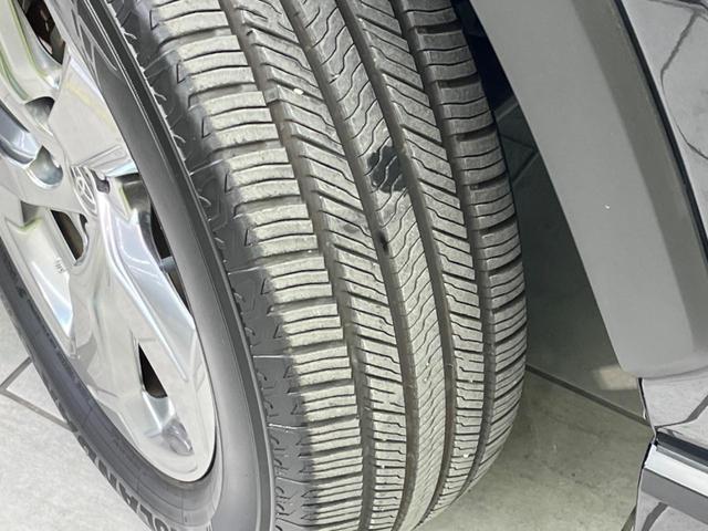 ＲＡＶ４ ハイブリッドＧ　モデリスタエアロ　サンルーフ　４ＷＤ　衝突軽減装置　禁煙車　純正９型ナビ　バックカメラ　レーダークルーズ　ＥＴＣ　Ｂｌｕｅｔｏｏｔｈ　フルセグ　ドライブレコーダー　スマートキー　シートヒーター（21枚目）