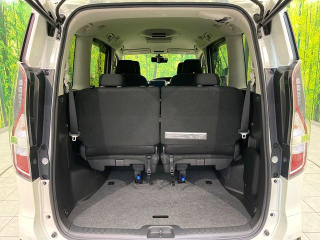 セレナ e-パワー ハイウェイスターV フリップダウンモニター 純正10インチナビ 両側電動スライド 全周囲カメラ 衝突軽減装置 禁煙車 プロパイロット ETC Bluetooth ドライブレコーダー フルセグ デジタルインナーミラー(11枚目)