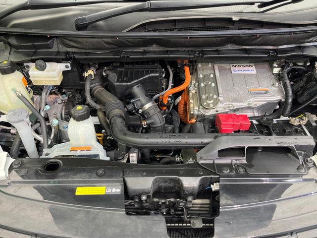 セレナ e-パワー ハイウェイスターV フリップダウンモニター 純正10インチナビ 両側電動スライド 全周囲カメラ 衝突軽減装置 禁煙車 プロパイロット ETC Bluetooth ドライブレコーダー フルセグ デジタルインナーミラー(19枚目)