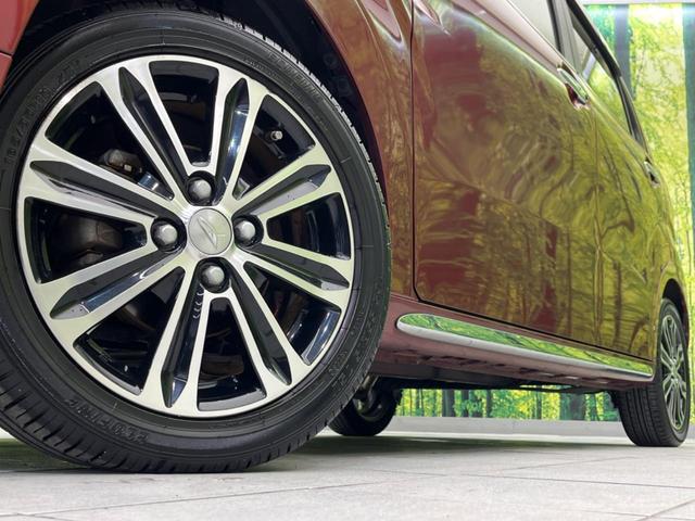 【純正１５インチアルミホイール】外観にマッチした純正アルミホイールを装着しております。各種社外アルミホイールや、スタッドレスタイヤも取扱いしております。是非ご相談くださ