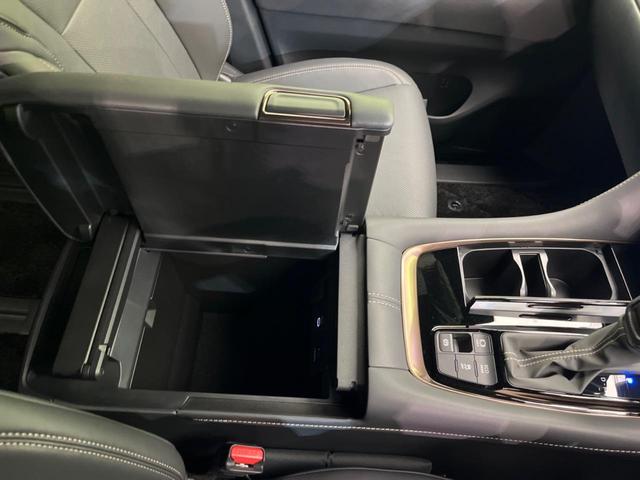 アルファード Ｚ　左右独立ムーンルーフ　フリップダウンモニター　純正１４インチナビ　全周囲カメラ　両側電動スライドドア　衝突軽減装置　禁煙車　レーダークルーズ　ＥＴＣ　Ｂｌｕｅｔｏｏｔｈ再生　フルセグ（77枚目）