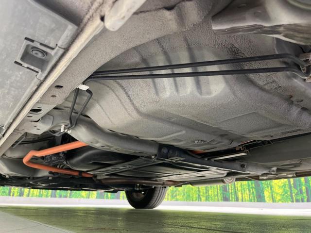 フィット ｅ：ＨＥＶクロスター　純正ナビ　バックカメラ　衝突軽減装置　レーダークルーズ　禁煙車　ドラレコ　コーナーセンサー　レーンキープ　スマートキー　ＬＥＤヘッド　ルーフレール　ＥＴＣ　オートマチックハイビーム　オートエアコン（29枚目）