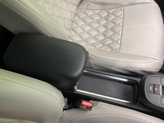 フィット ｅ：ＨＥＶクロスター　純正ナビ　バックカメラ　衝突軽減装置　レーダークルーズ　禁煙車　ドラレコ　コーナーセンサー　レーンキープ　スマートキー　ＬＥＤヘッド　ルーフレール　ＥＴＣ　オートマチックハイビーム　オートエアコン（64枚目）